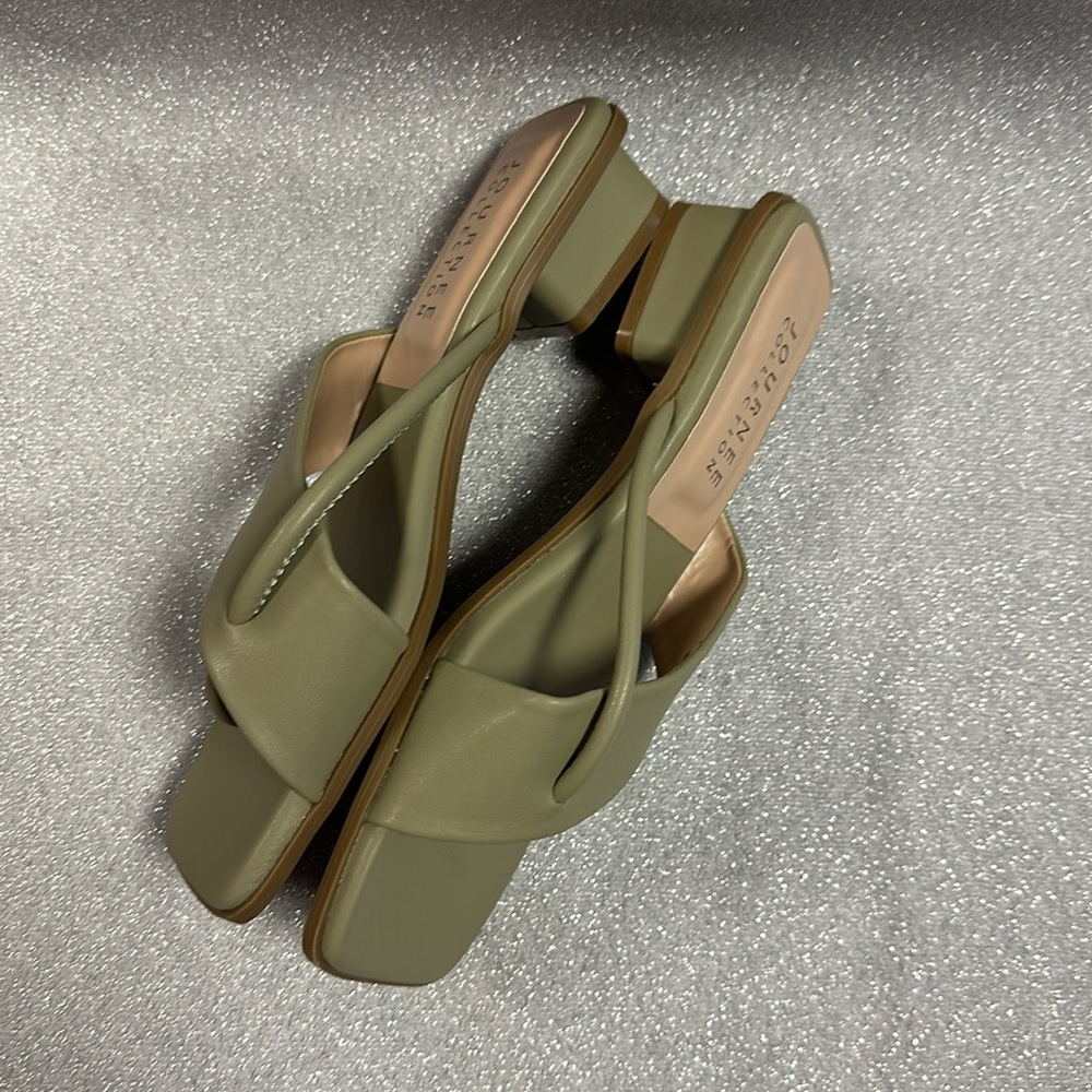 Journee Collection Thong Sandals Size 9 - Picture 2 of 5